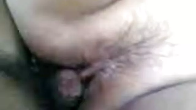 Pequeña videos caseros de sexo latino nena bordeada y lamida en la bañera