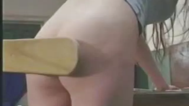 Morena caliente con guantes de látex es follada por todos sus agujeros por Lee Stone anime porno español latino