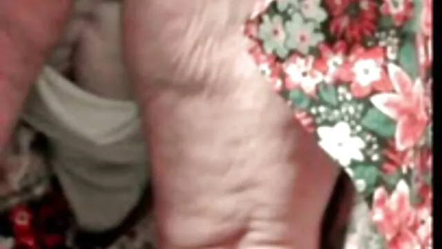 Chico de polla pequeña siendo el mejor porno latino degradado