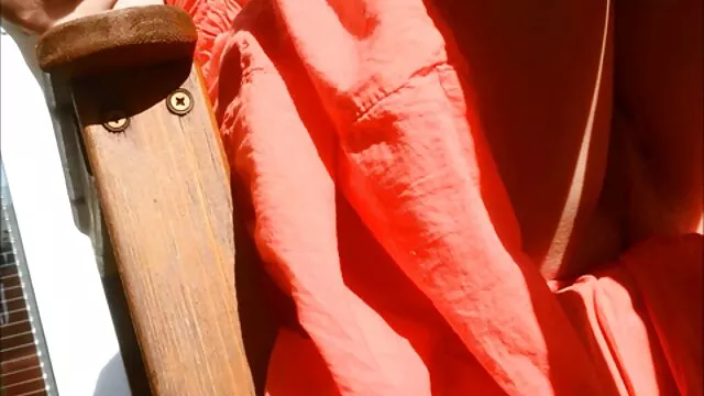 Jovencita de coño peludo videos de porno en español latino juega con su juguete en el agujero